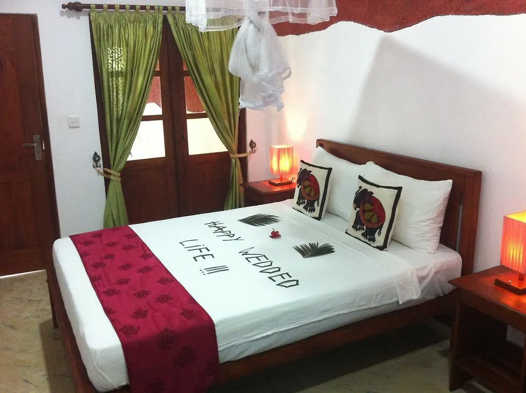 The Nature Park Villa Sigiriya 3*,